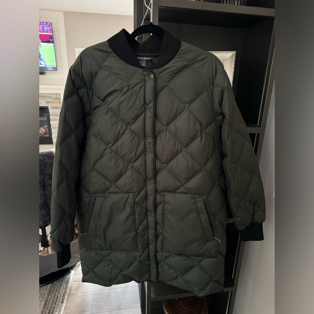 NWOT Eddie Bauer 80% down insulation cost. Women’s XL army green color.
